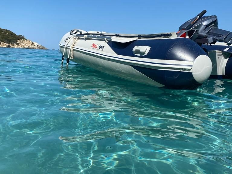 Motorschlauchboot auf dem Wasser