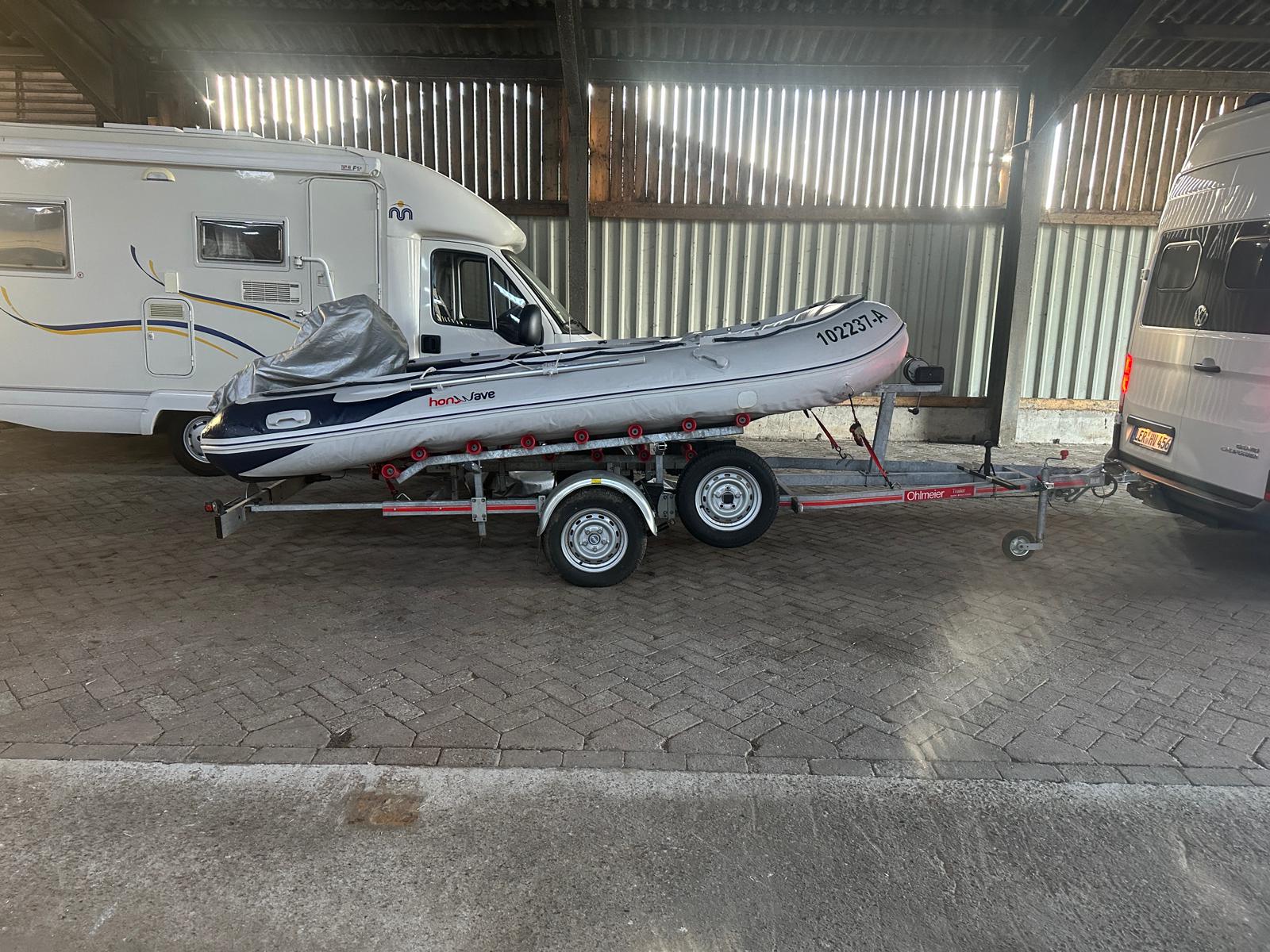 Mit Anhänger und Anhängerkupplung